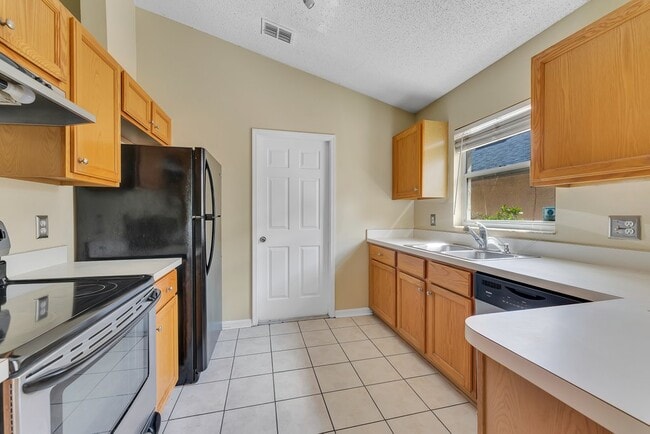 Building Photo - 8042 Tabby Ln