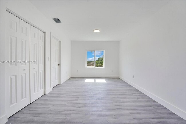 Building Photo - 16315 SW 107th Ave