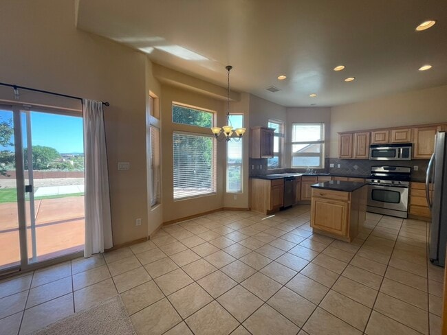 Building Photo - 6809 Chapingo Rd NE