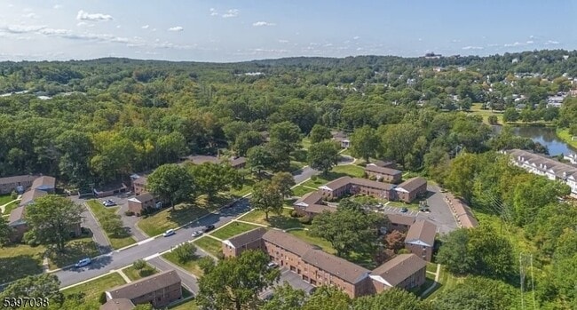 Building Photo - 85 Troy Dr