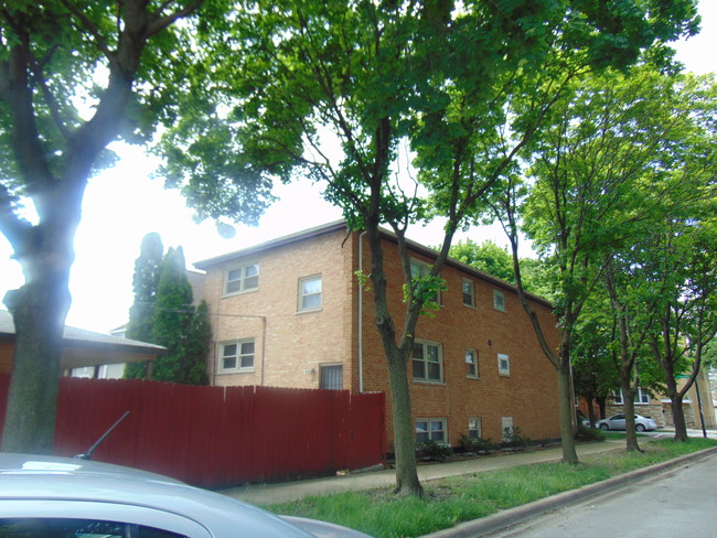 Building Photo - 7201 S Fairfield Ave