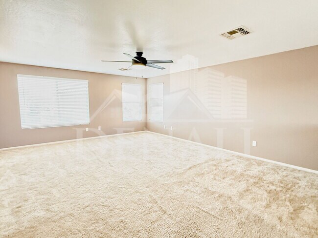 Building Photo - 11810 W Sunnyside Dr