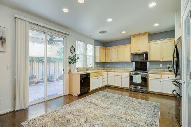 Building Photo - Experience the Best of Lincoln Crossing Li...