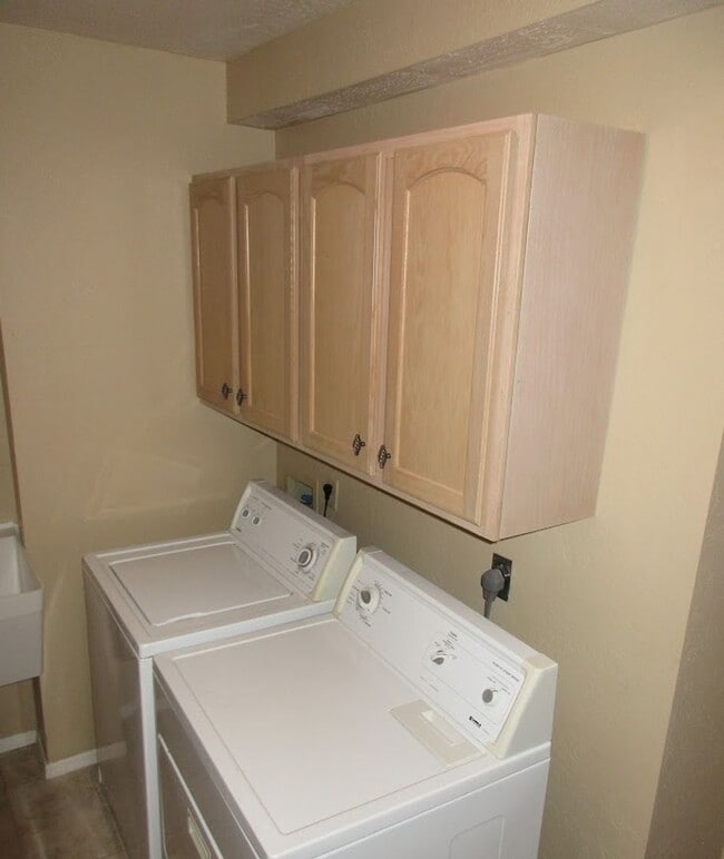 Building Photo - Unfurnished, 1-year long-term rental