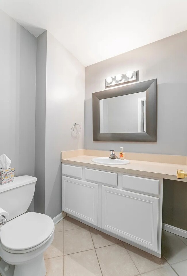 Building Photo - Modern & Spacious Rental Unit Available