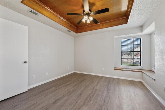 Building Photo - 2109 Boxwood Path