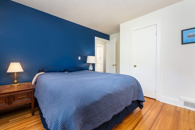 Building Photo - 256 Baldwin Hill Rd