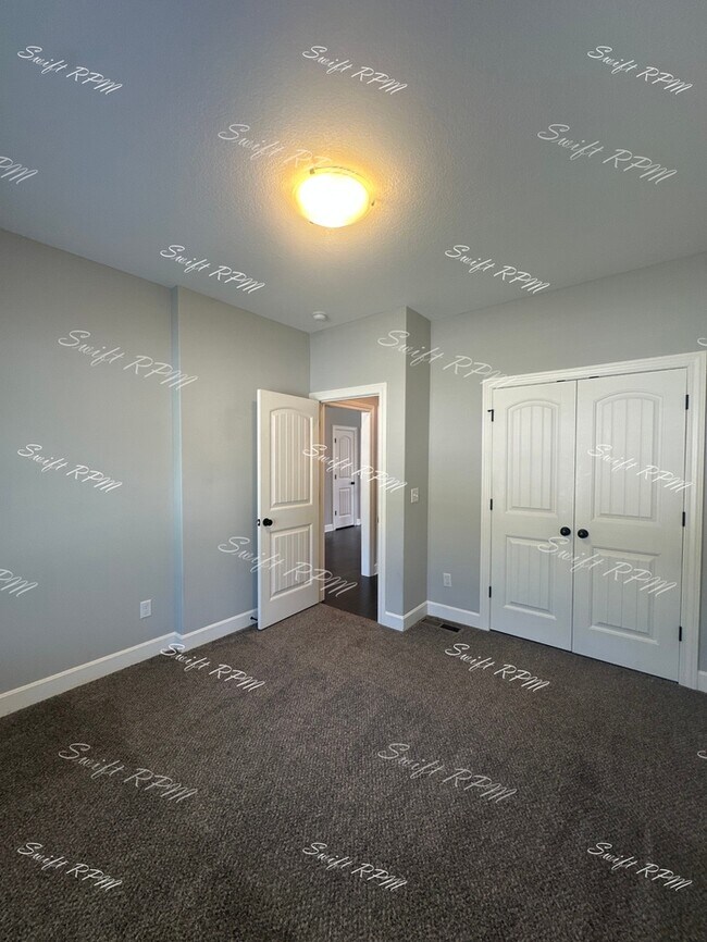 Building Photo - 6824 Prairie Ln