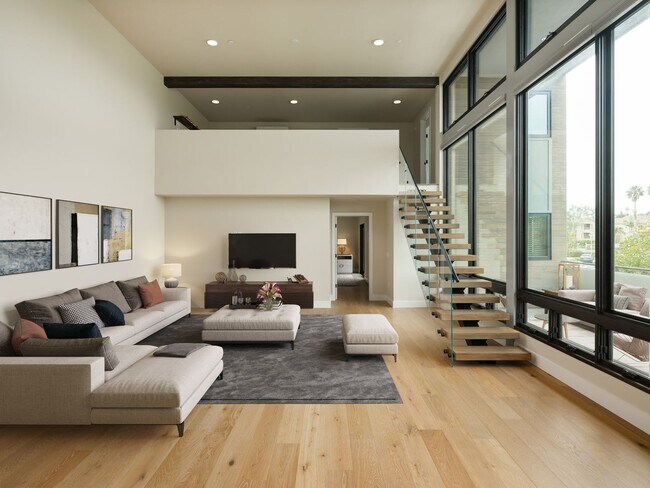 Building Photo - 2677 State St