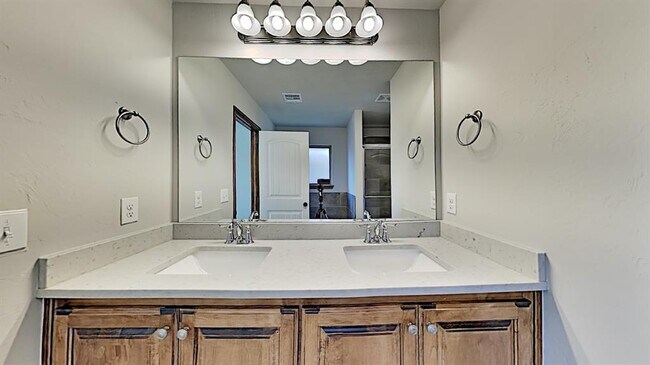 Building Photo - 7069 Hidden Trail Ln