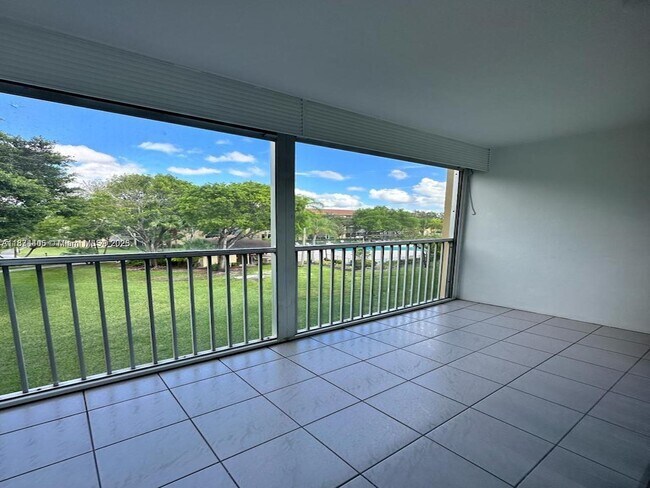 Building Photo - 1351 SW 125th Ave