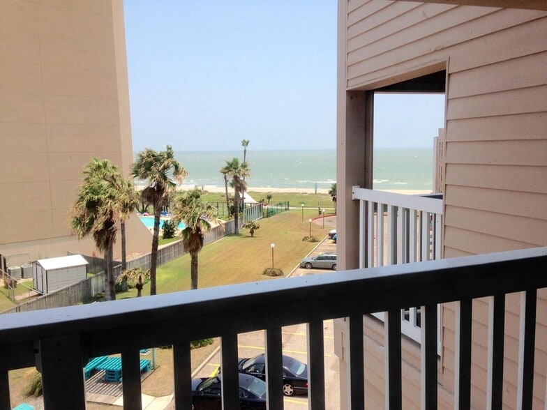 Primary Photo - 3938 Surfside Blvd