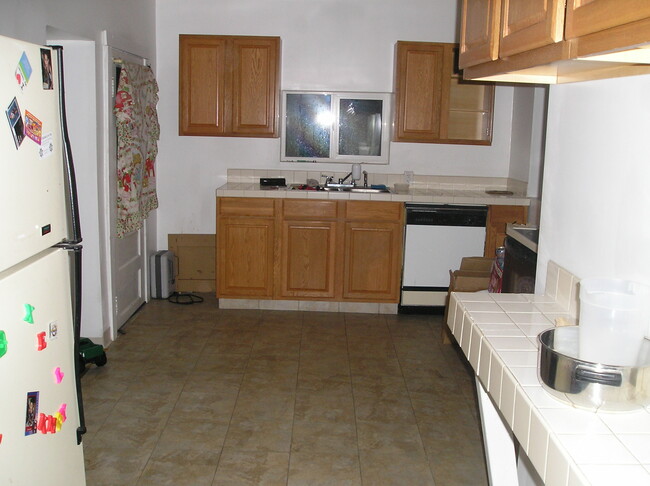 KITCHEN - 409 E 29th Ave