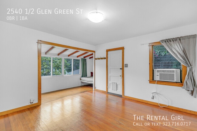 Primary Photo - 2540 1/2 Glen Green St-