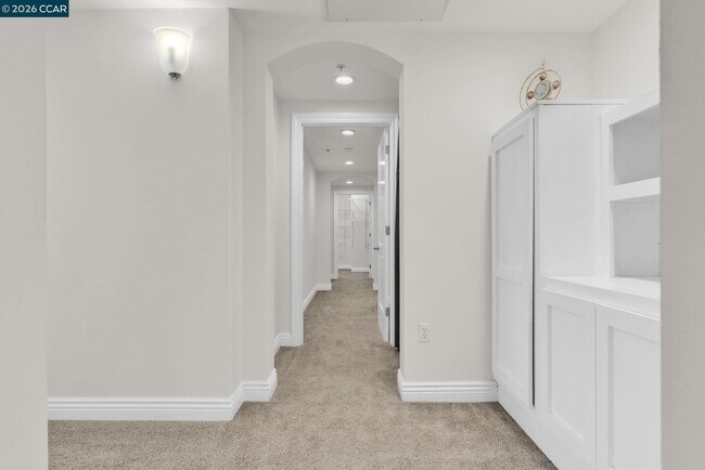 Building Photo - 1310 Creekside Dr