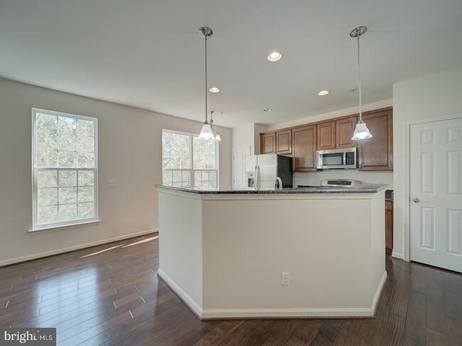 Building Photo - 45818 Winding Branch Terrace