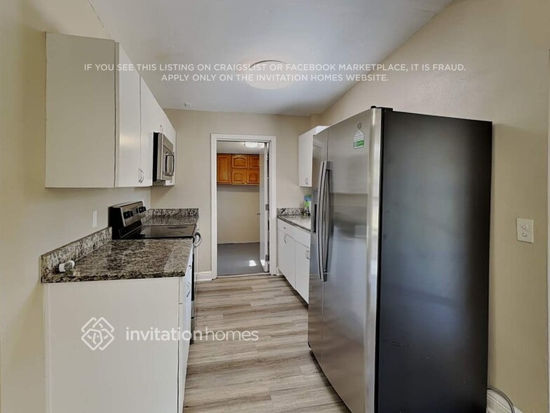 Building Photo - 5218 Grandview Dr