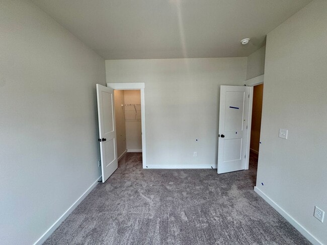 Building Photo - NEW CONSTRUCTION;3BR/2BA Townhome in Griffith Lakes