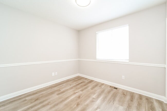 Building Photo - 1583 N 2530 W