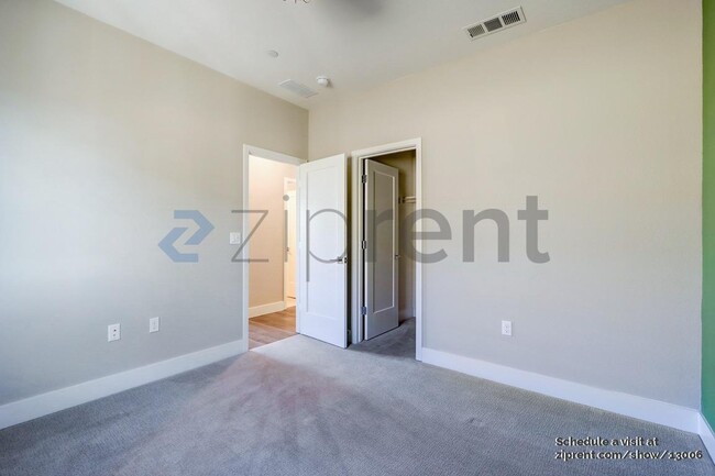 Building Photo - 2511 Artesian Ave