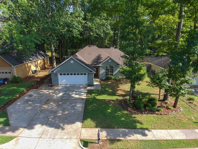 Building Photo - 205 Jarrett Ln