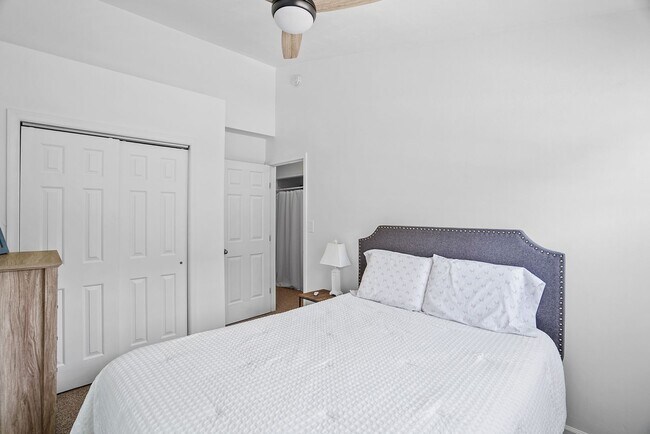 Building Photo - Furnished Townhome in VB