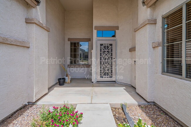 Building Photo - 3536 E San Pedro Ave