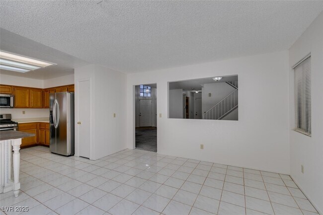 Building Photo - 1101 E Adelman Dr