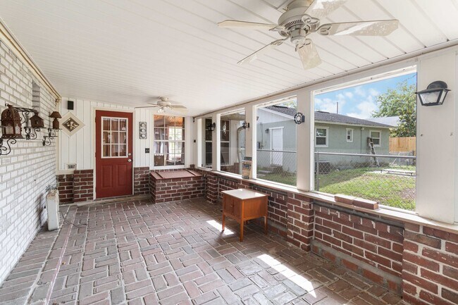 Building Photo - 9410 7th Ave