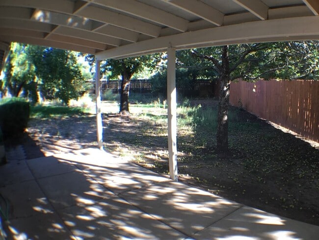 Building Photo - Nice single level home on cul de sac in Foxglenn neighborhood