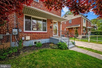 Building Photo - 7409 25th Ave