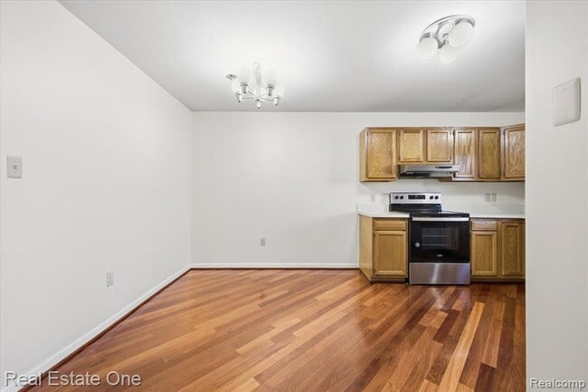 Building Photo - 2251 Crystal Dr