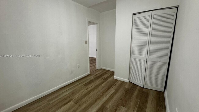 Building Photo - 1225 Marseille Dr