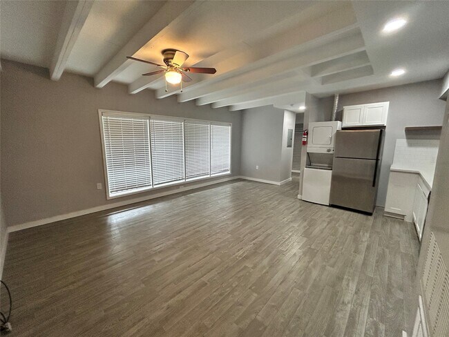 Building Photo - 219 Marshall St