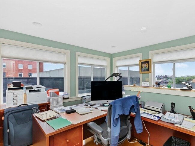 Building Photo - 811 Boylston St