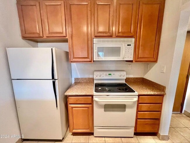 Building Photo - 7625 E Camelback Rd