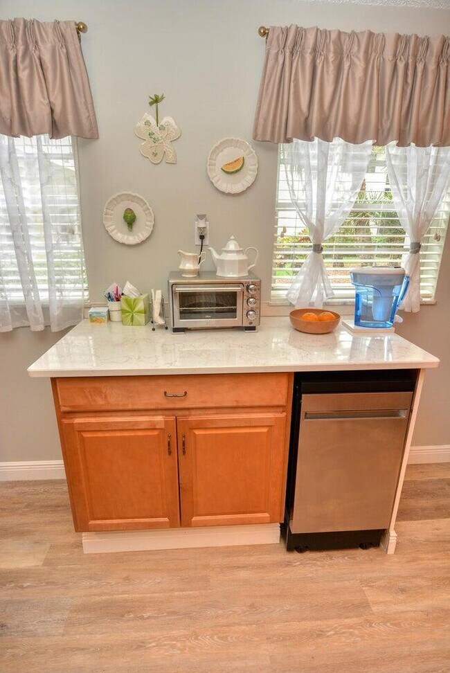 Building Photo - 1225 NW 21st St