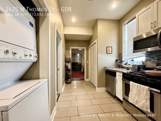 Building Photo - 2425 W Thomas St