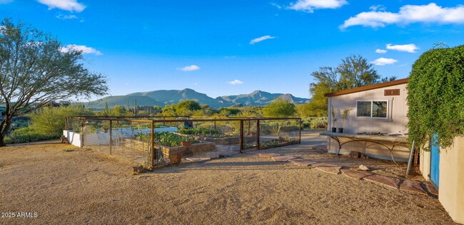 Building Photo - 5910 E Cielo Run S