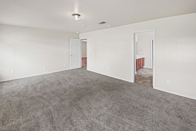 Building Photo - 2127 Red Rock Xing