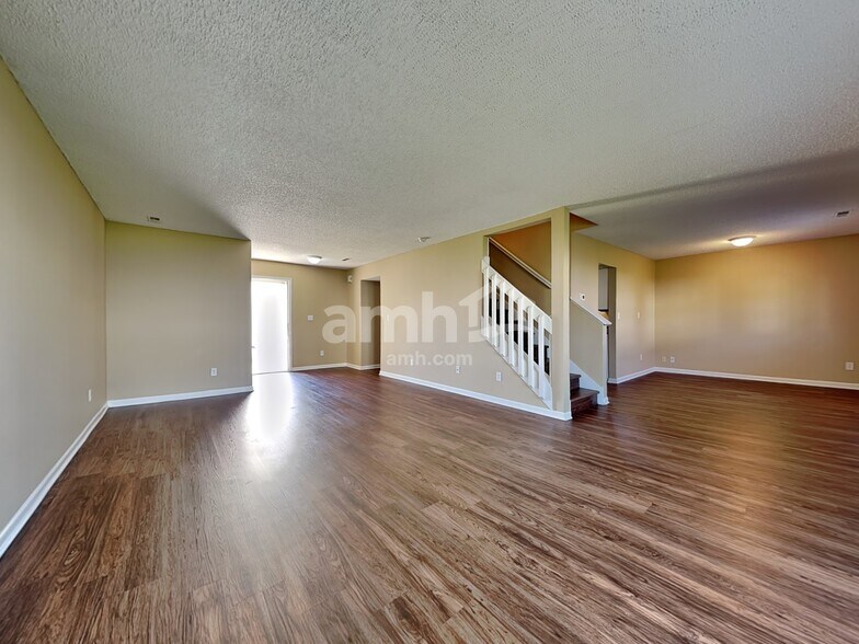 Building Photo - 6031 Draycott Dr