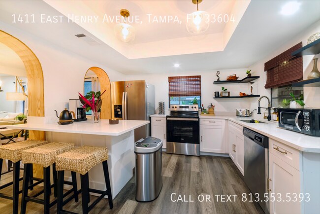 Building Photo - 1411 E Henry Ave