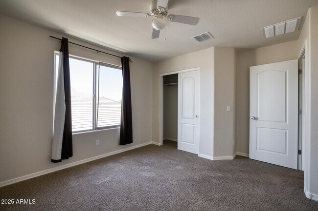 Building Photo - 24633 W Sheraton Ln