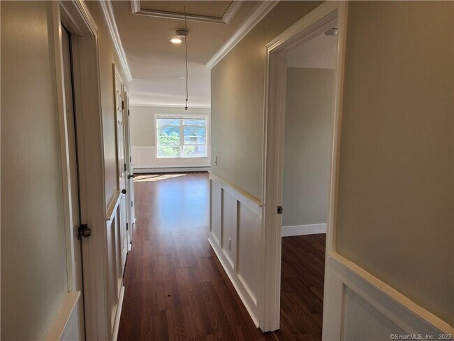 Building Photo - 120 Downing St