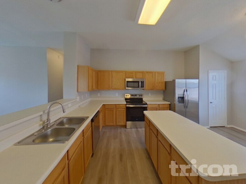 Building Photo - 421 Rowdy Dr