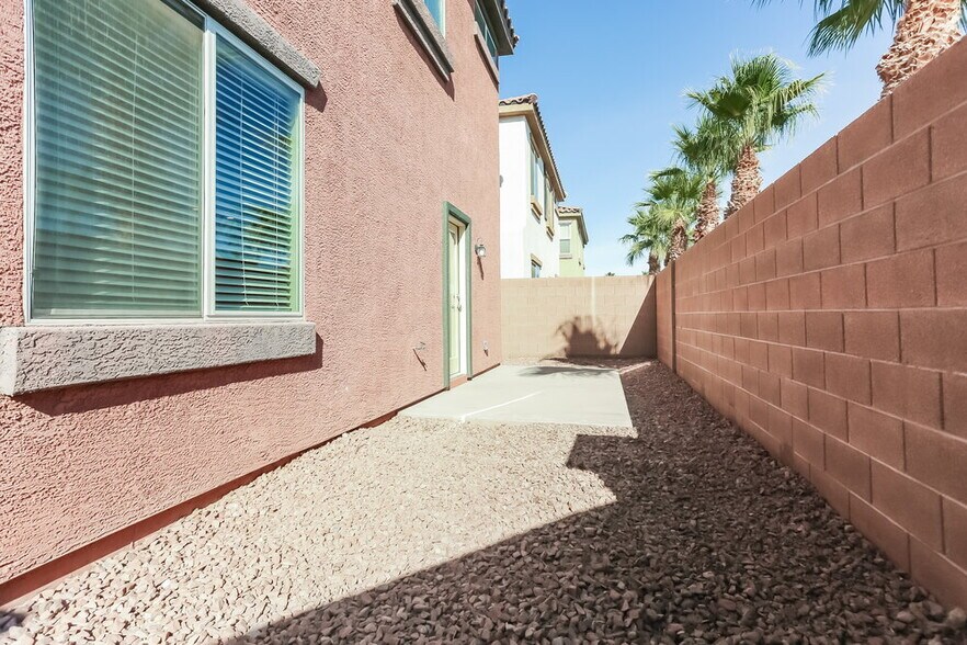 Building Photo - 7204 Amber Cascade Ct