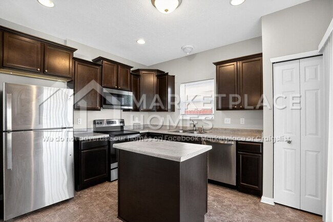 Building Photo - 2498 Apple Tree Ln