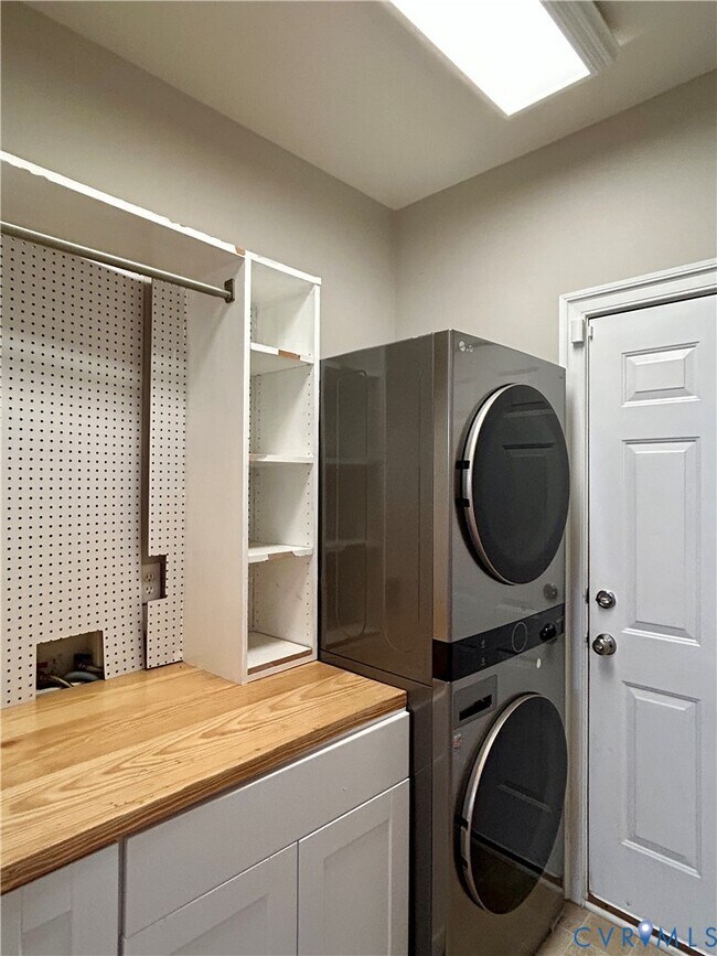 Building Photo - 4700 Jaydee Dr