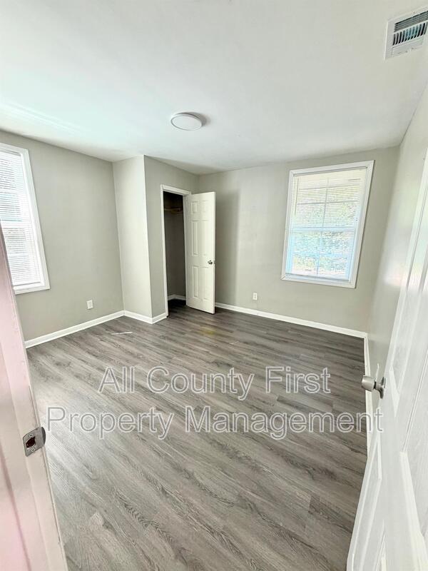 Building Photo - 2386 Cresta Dr