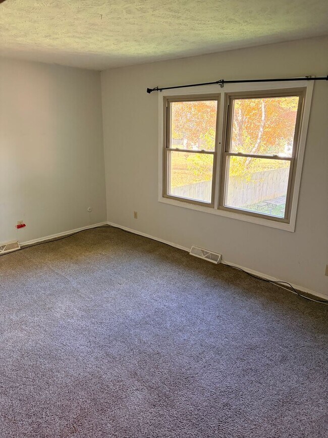 Building Photo - 3431 N Stoneycrest Rd